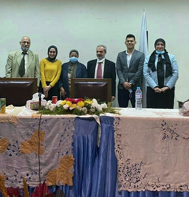 أثناء مناقشة الرسالة