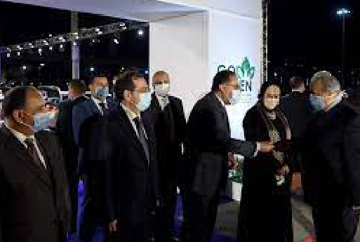رئيس الوزراء يُسلم مفاتيح أول دفعة من خلال مبادرة إحلال السيارات القديمة