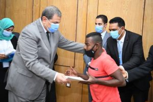 القوى العاملة: صرف 2.3 مليون جنيه للعمالة غير المنتظمة بأسوان.. وتعيين 627 شاباً