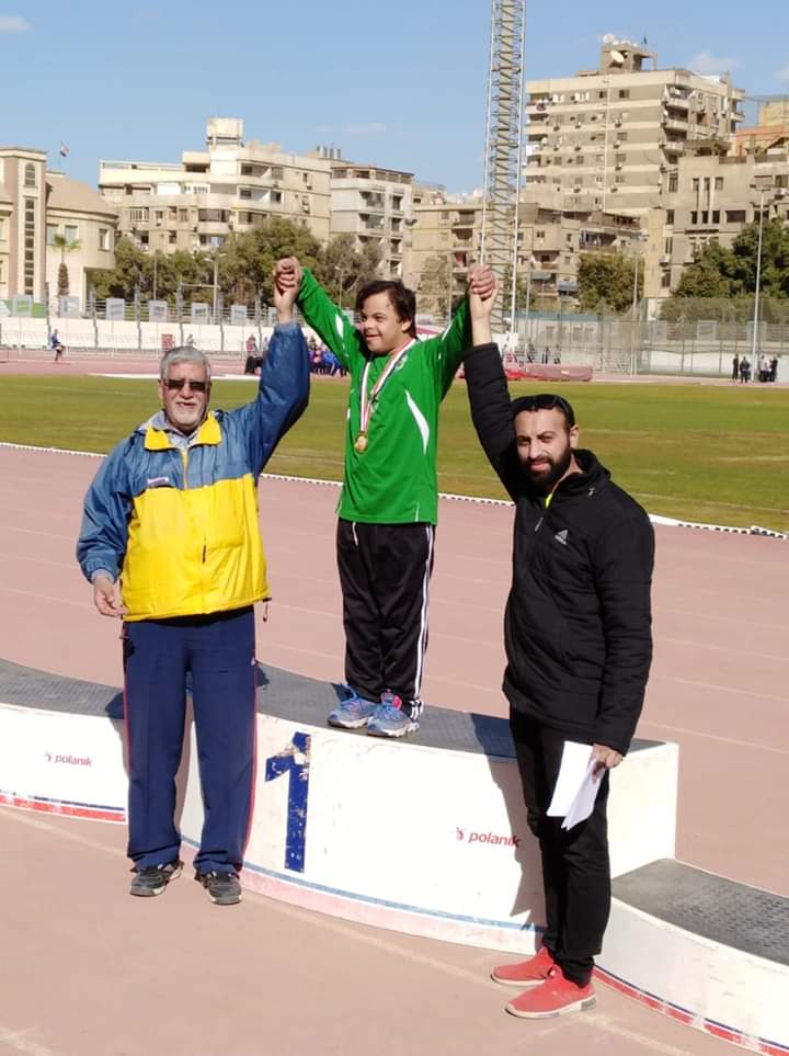 طفل من اصحاب متلازمة داون.. ونجاحات رياضية متعددة