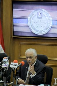 طلبة الثانوية العامة المكفوفين يؤدون امتحان علم النفس والاجتماع