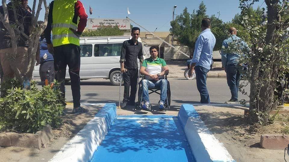 للتيسير على ذوي الهمم .. إنشاء ممرات بشارع العاشر من رمضان بمدينة القصير