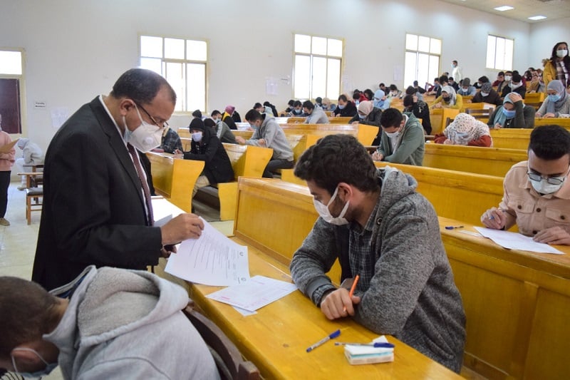 إجراء أول اختبار توفل لذوي الإعاقة البصرية بجامعة بني سويف