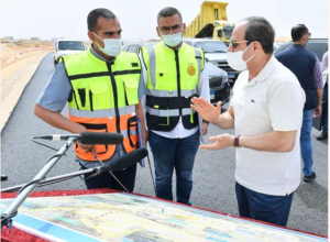 السيسي يتفقد الأعمال الإنشائية لتطوير عدد من الطرق والمحاور بالقاهرة الكبرى