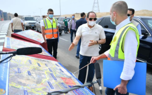 السيسي يتفقد الأعمال الإنشائية لتطوير عدد من الطرق والمحاور بالقاهرة الكبرى