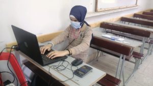 وزير التعليم يهنئ أول طالبة كفيفة بصر كامل لحصولها علي الشهادة الإعدادية